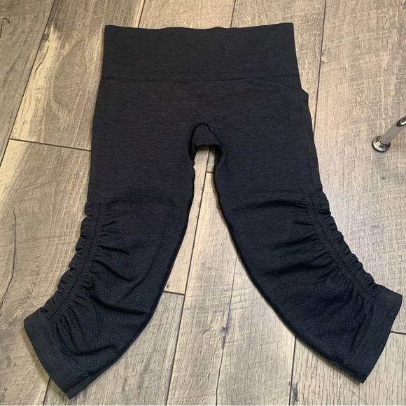 Lululemon leggings - Picture 3 of 3